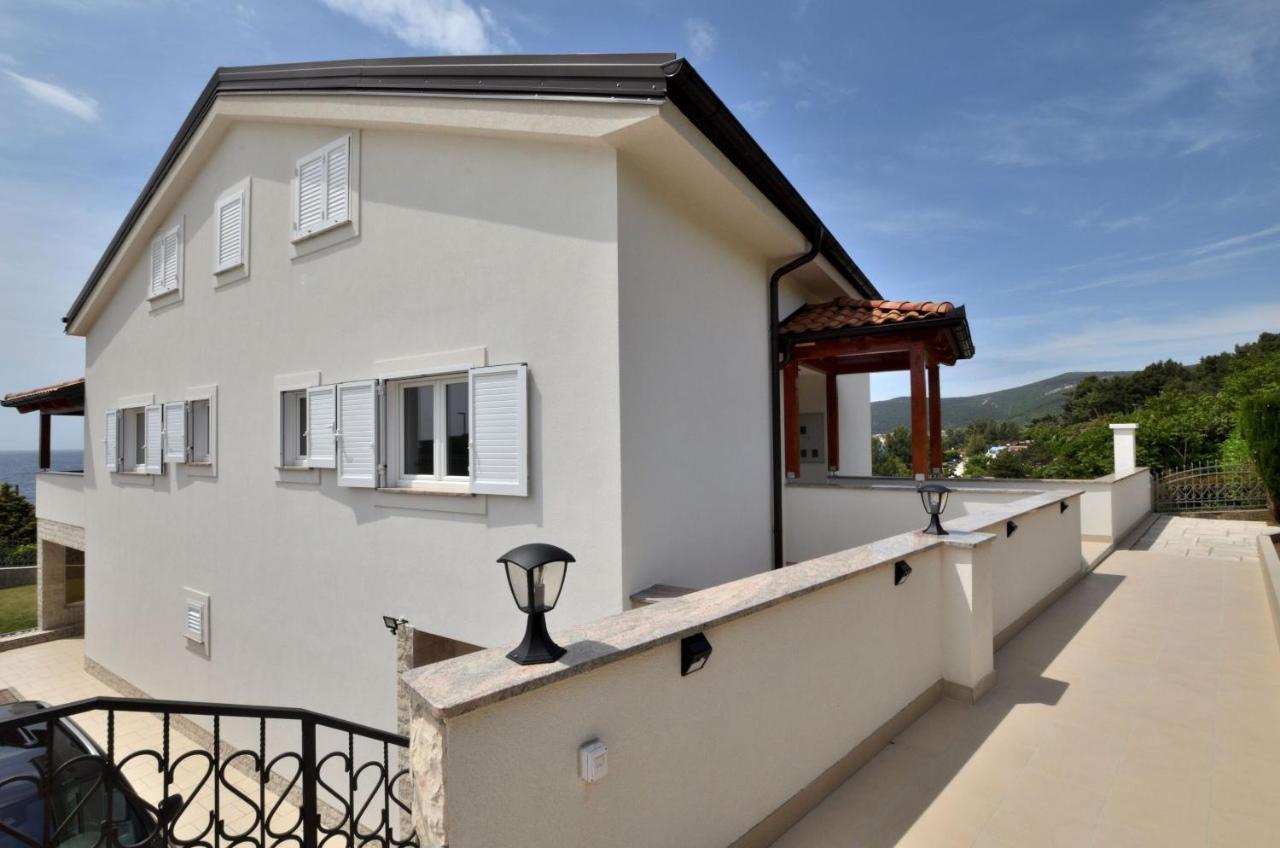 Apartments Villa Sofia Martinscica  Exterior photo